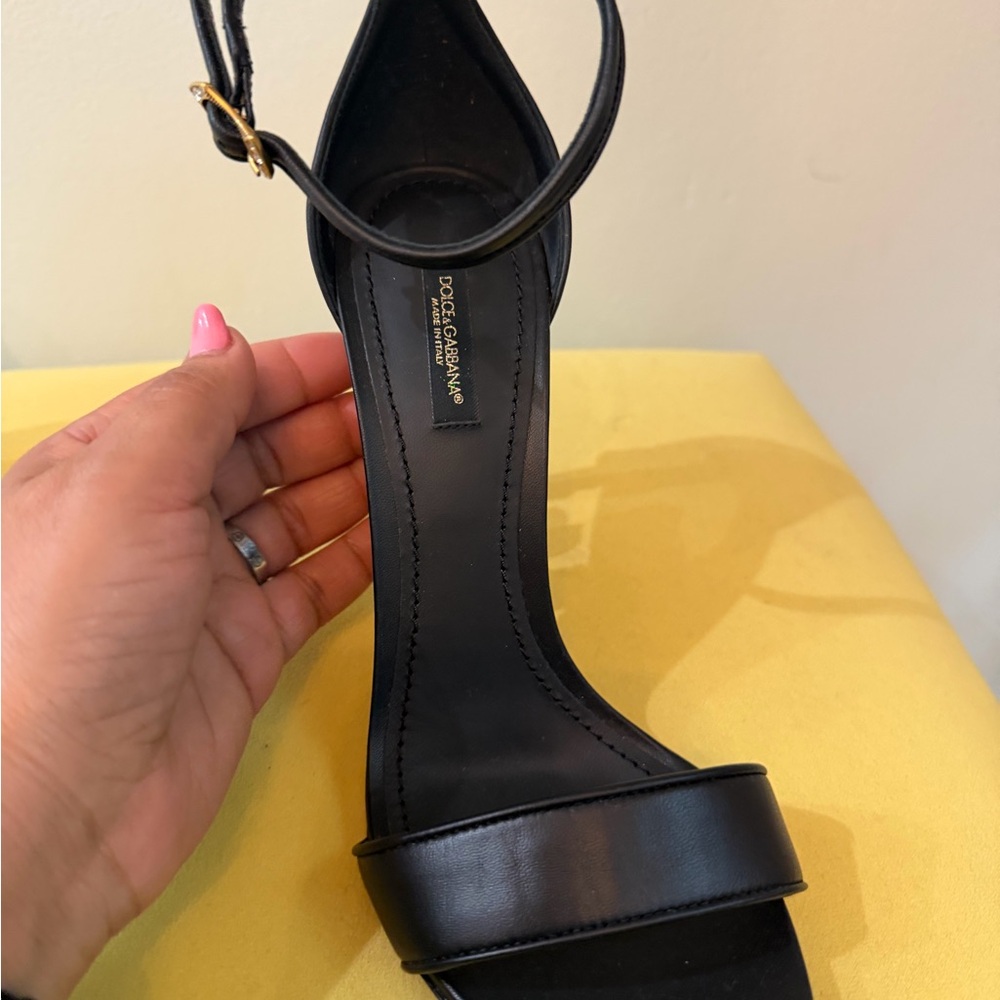 Dolce & Gabbana Black Leather Ankle-Strap Sandals